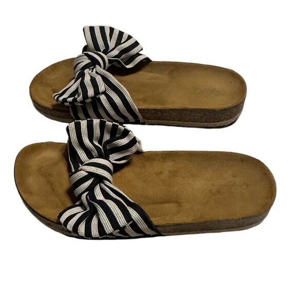 Qupid Black White Striped Slip On Sandals Slides Size US 9.5 EU 40 Slide Bow - Picture 1 of 7